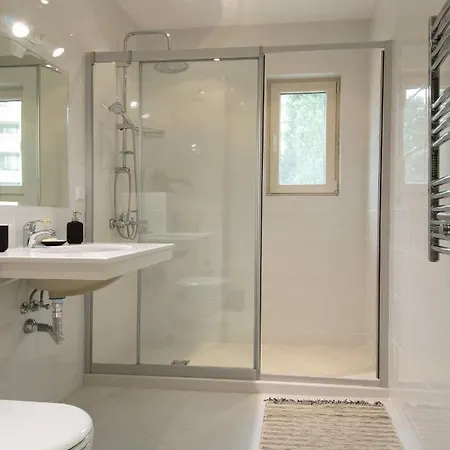 アパート молинезия