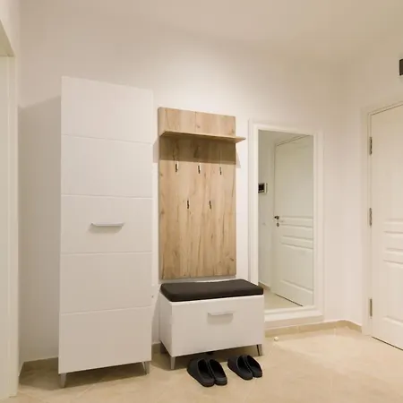 молинезия * セインツ・コンスタンティン＆ヘレナ