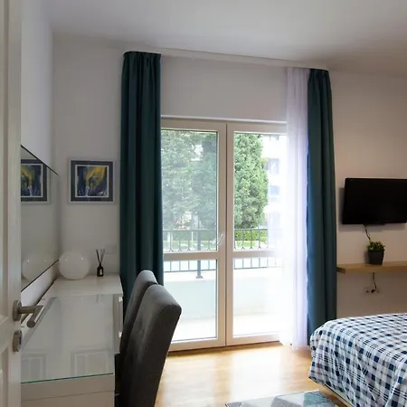 молинезия アパート