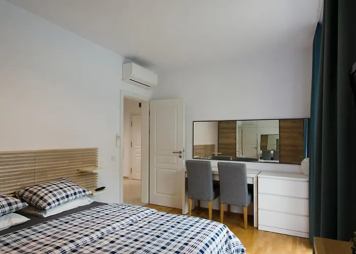 Апартаменты молинезия Святые Константин и Елена