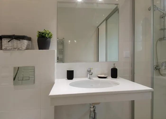 молинезия * Святые Константин и Елена