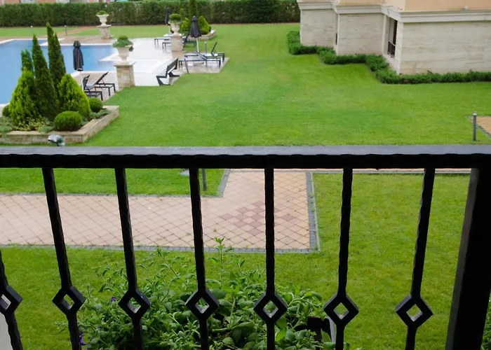 молинезия *