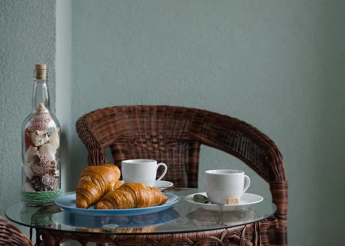 молинезия Daire Aziz Konstantin ve Elena